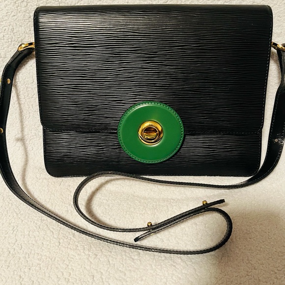 LOUIS VUITTON BICOLOR EPI FRIEDLAND SHOULDER BAG - Picture 13 of 15